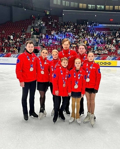 Фигурист Алиев сравнил прыжковый чемпионат России с праздником Нового года Фигурист Алиев сравнил прыжковый чемпионат России с праздником Нового года